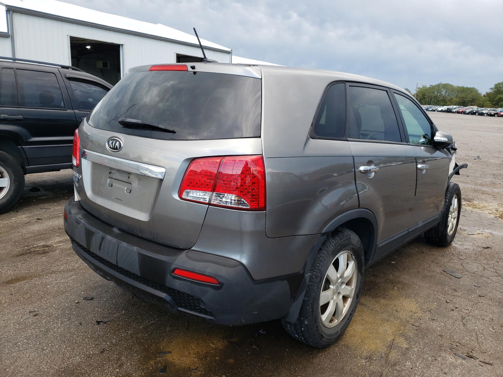 Photo 4 from auction – 2011 KIA SORENTO BA with VIN 5XYKT3A17BG080340