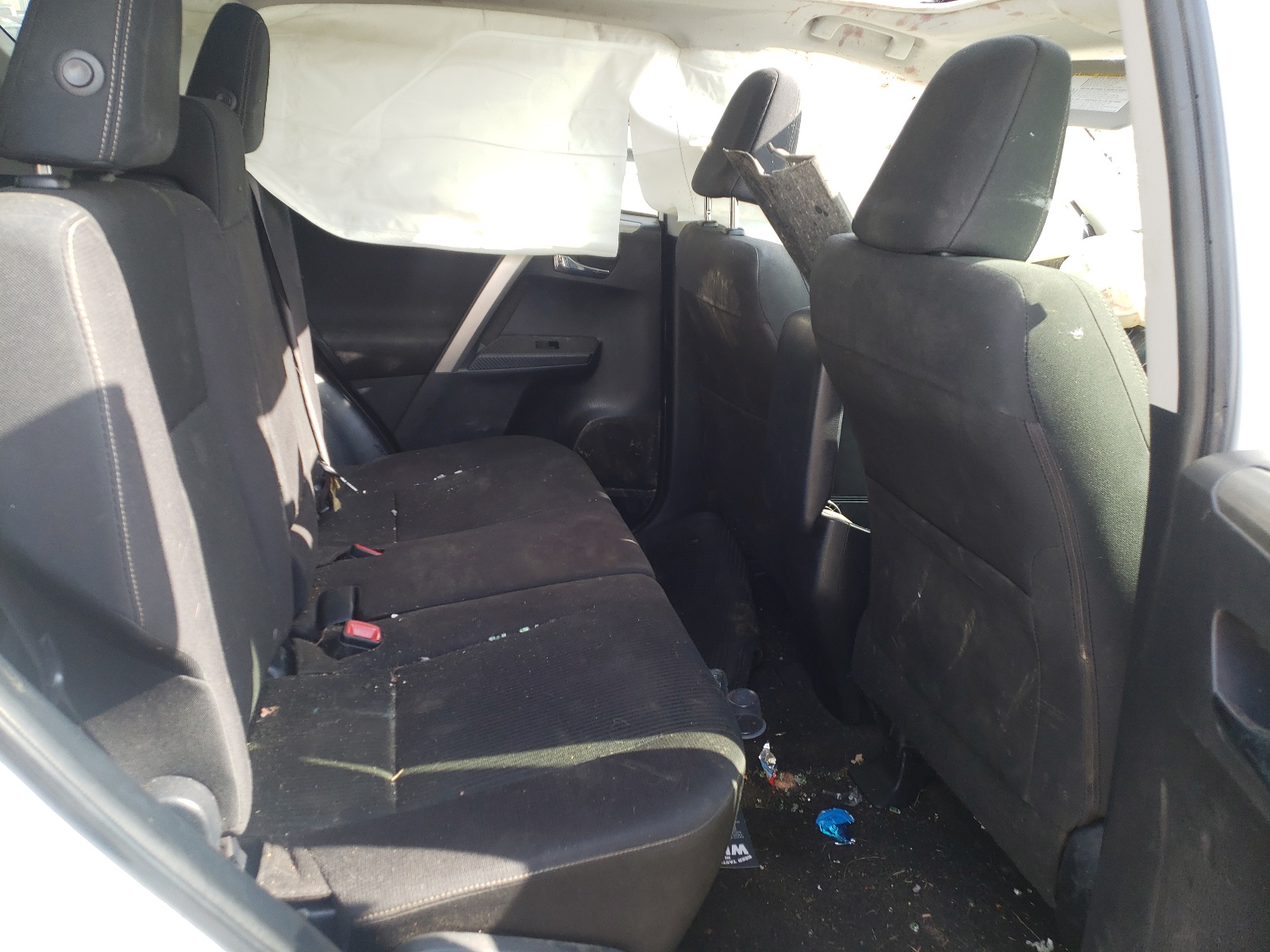 Zdjęcie 6 z aukcji – 2015 TOYOTA RAV4 XLE z VIN JTMRFREVXFD097983