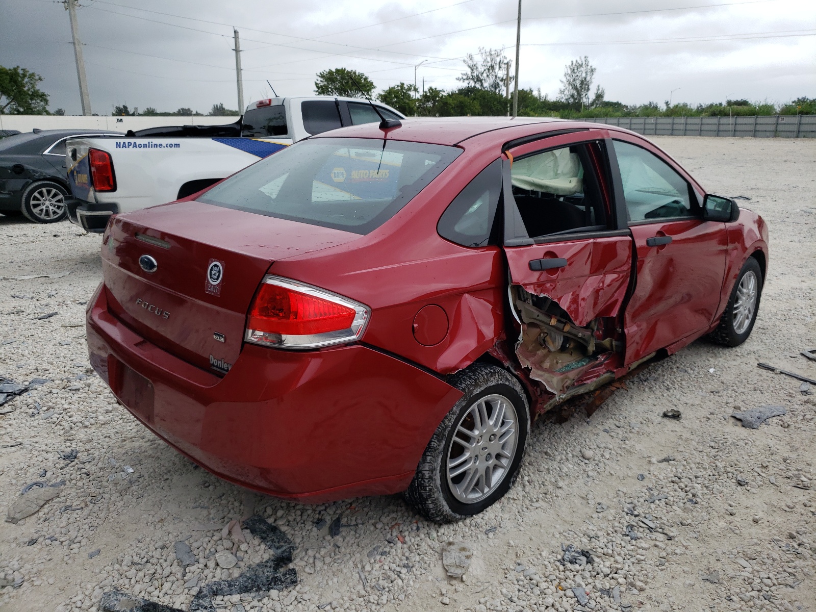 Photo 4 from auction – 2010 FORD FOCUS SE with VIN 1FAHP3FN6AW120862