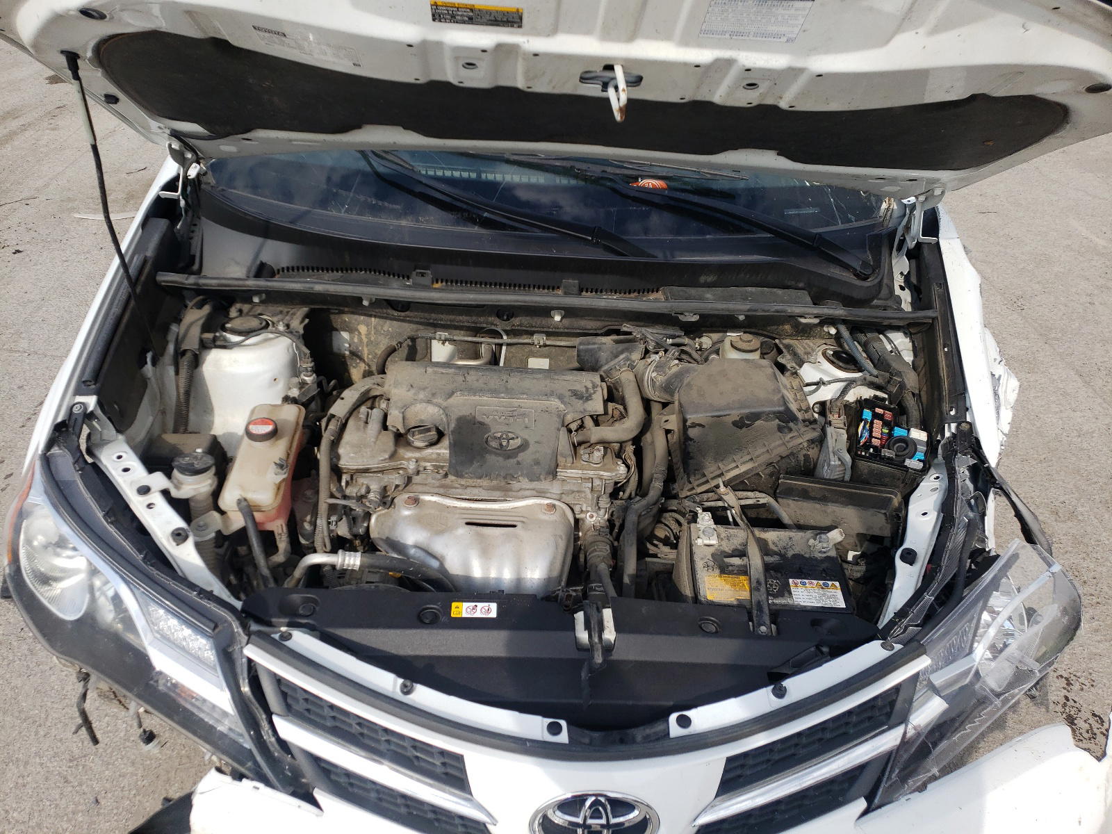 Photo 7 from auction – 2015 TOYOTA RAV4 XLE with VIN JTMRFREVXFD097983