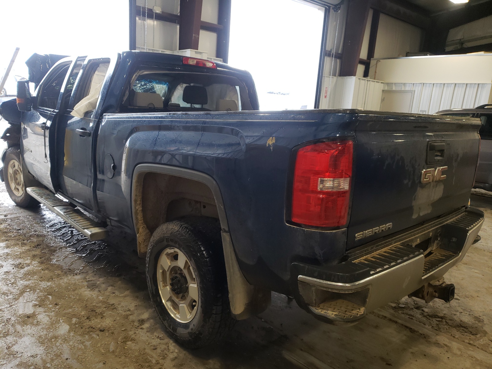 Photo 3 from auction – 2016 GMC SIERRA K25 with VIN 1GT22REG4GZ211267
