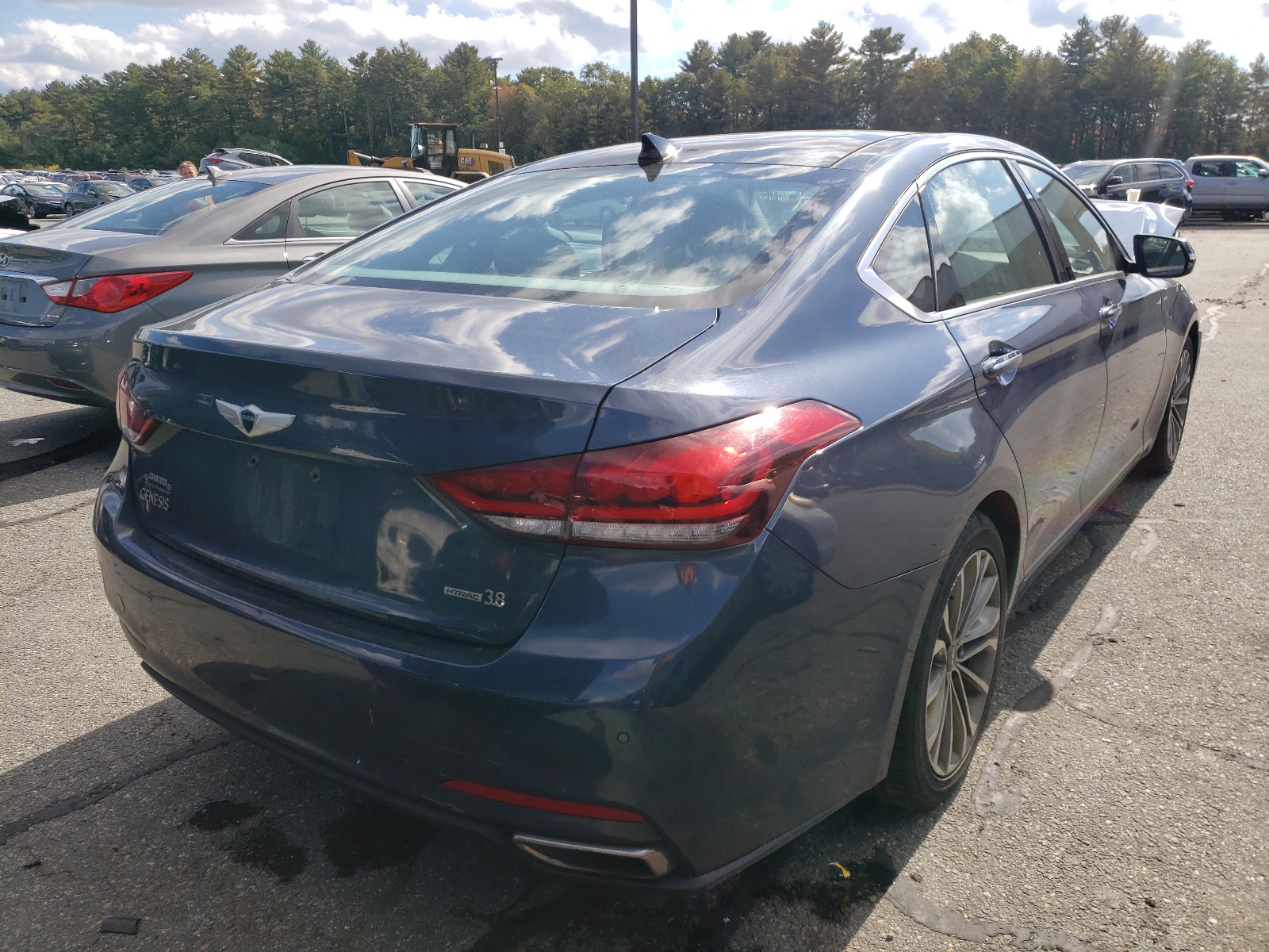 Photo 4 from auction – 2016 HYUNDAI GENESIS 3. with VIN KMHGN4JE0GU119781
