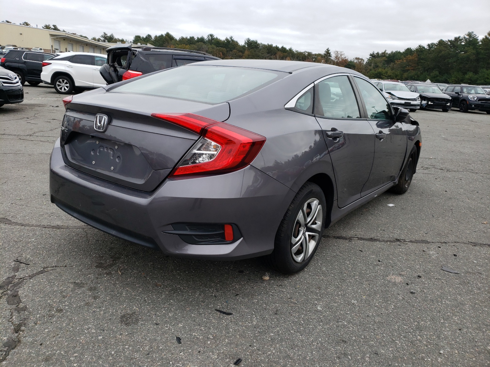 Photo 4 from auction – 2016 HONDA CIVIC LX with VIN 19XFC2F55GE205718
