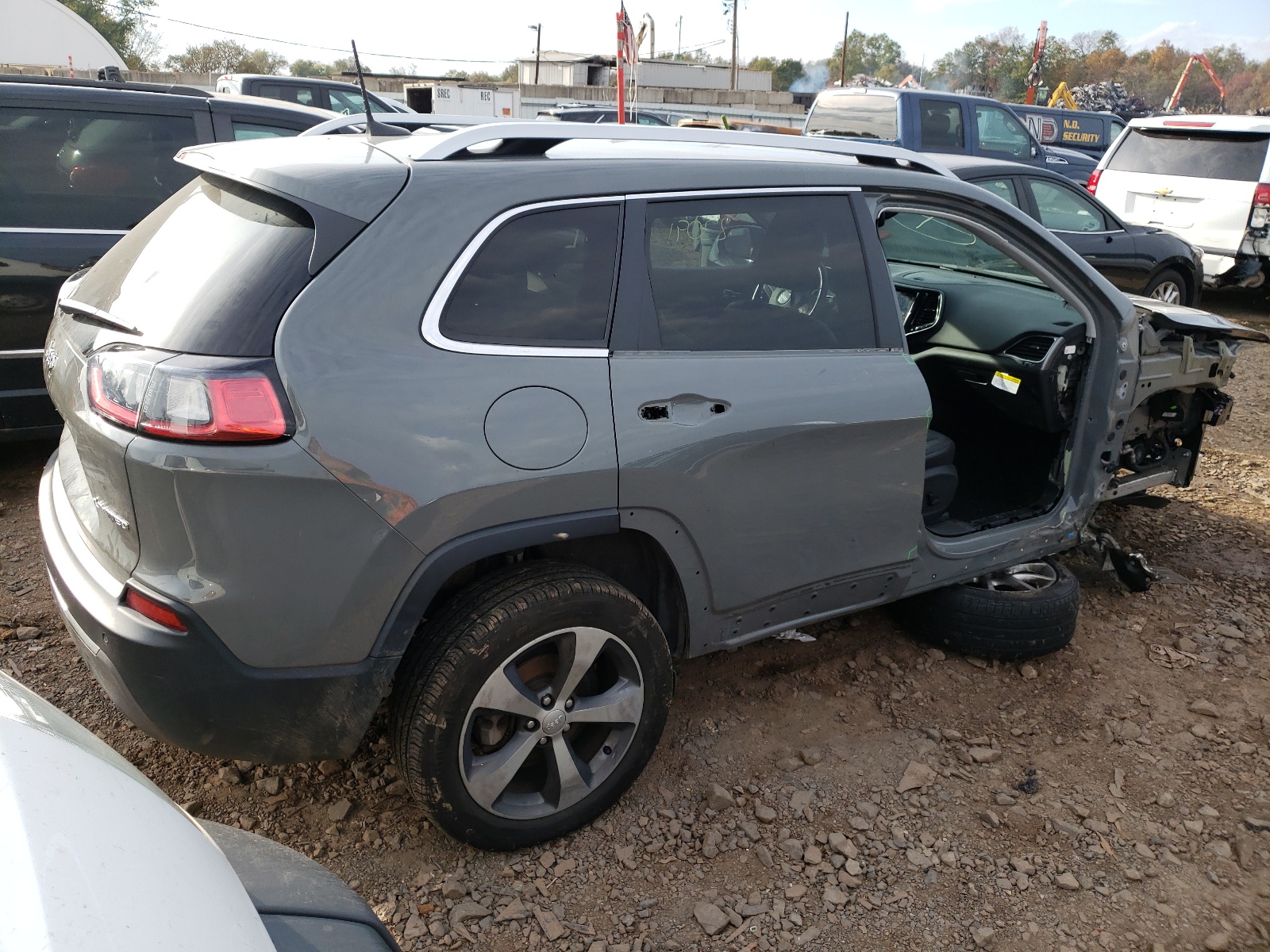 Photo 4 from auction – 2020 JEEP CHEROKEE L with VIN 1C4PJLDB3LD538827