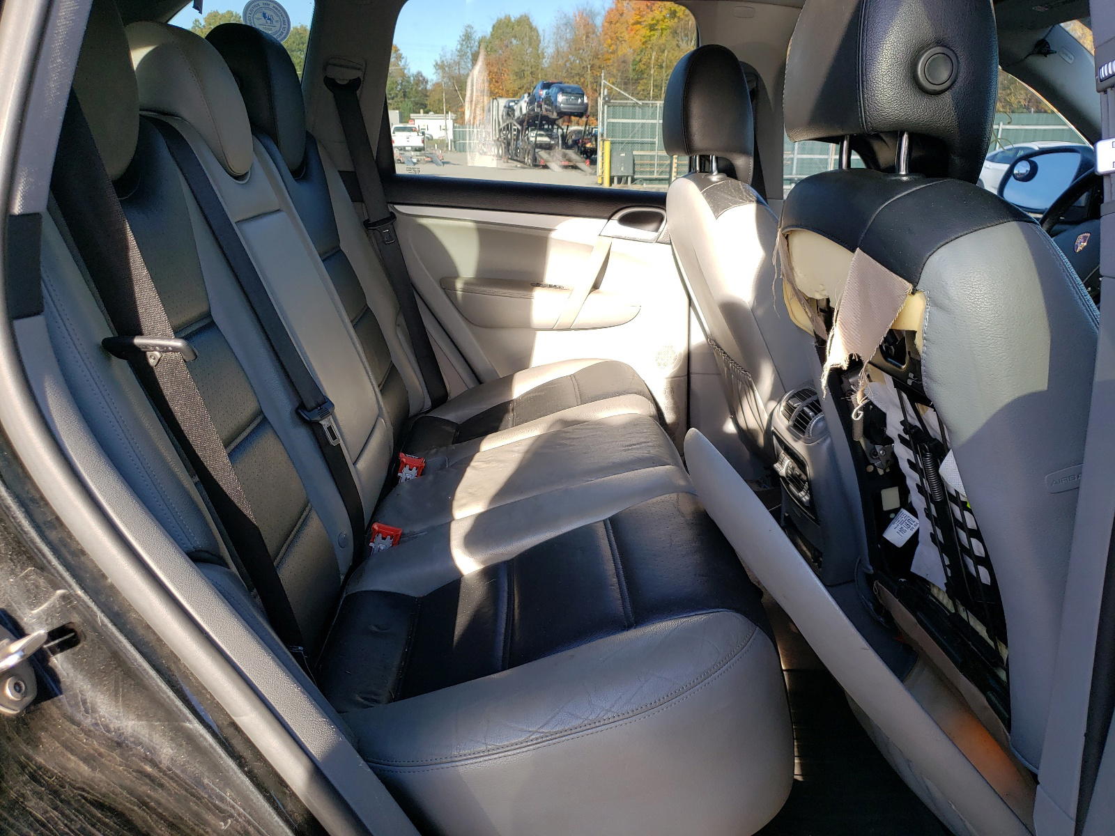 Photo 6 from auction – 2006 PORSCHE CAYENNE S with VIN WP1AB29P76LA68442