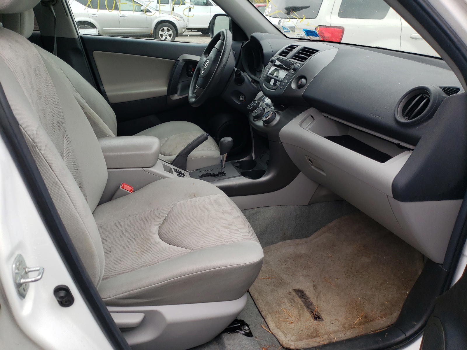 Photo 5 from auction – 2011 TOYOTA RAV4 with VIN 2T3JF4DV1BW096414