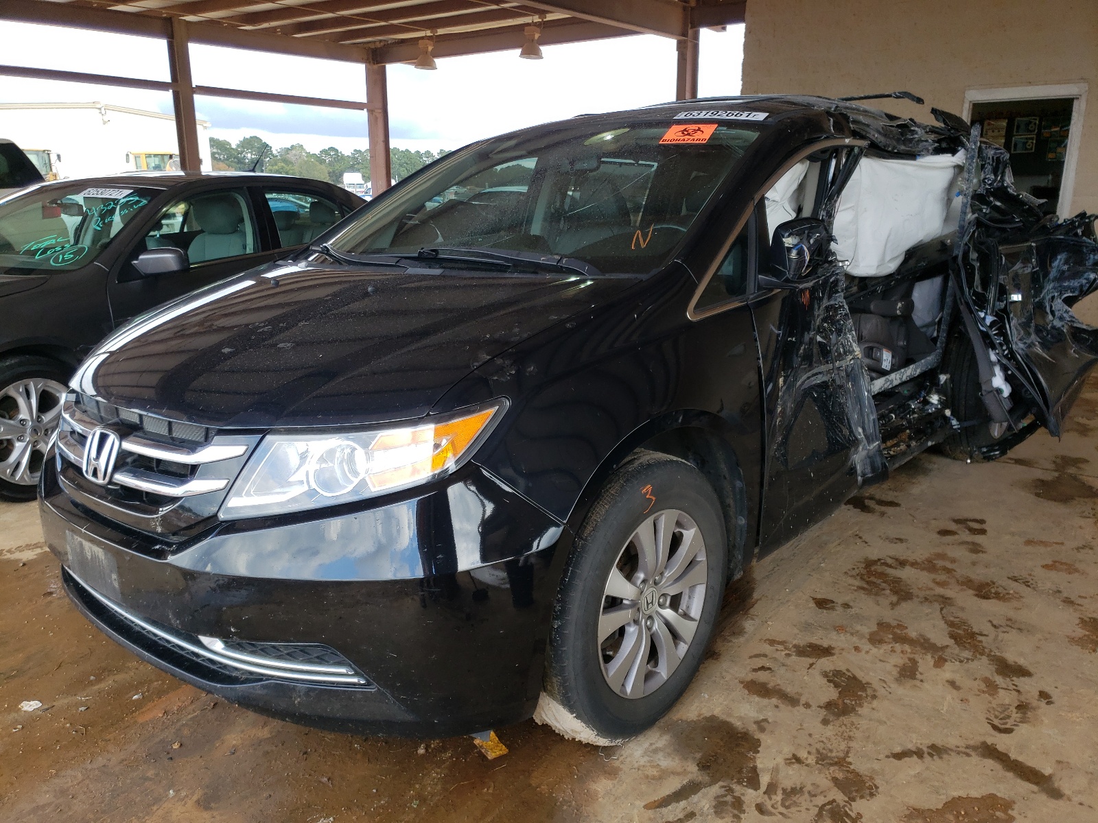 Photo 2 from auction – 2015 HONDA ODYSSEY EX with VIN 5FNRL5H66FB047631