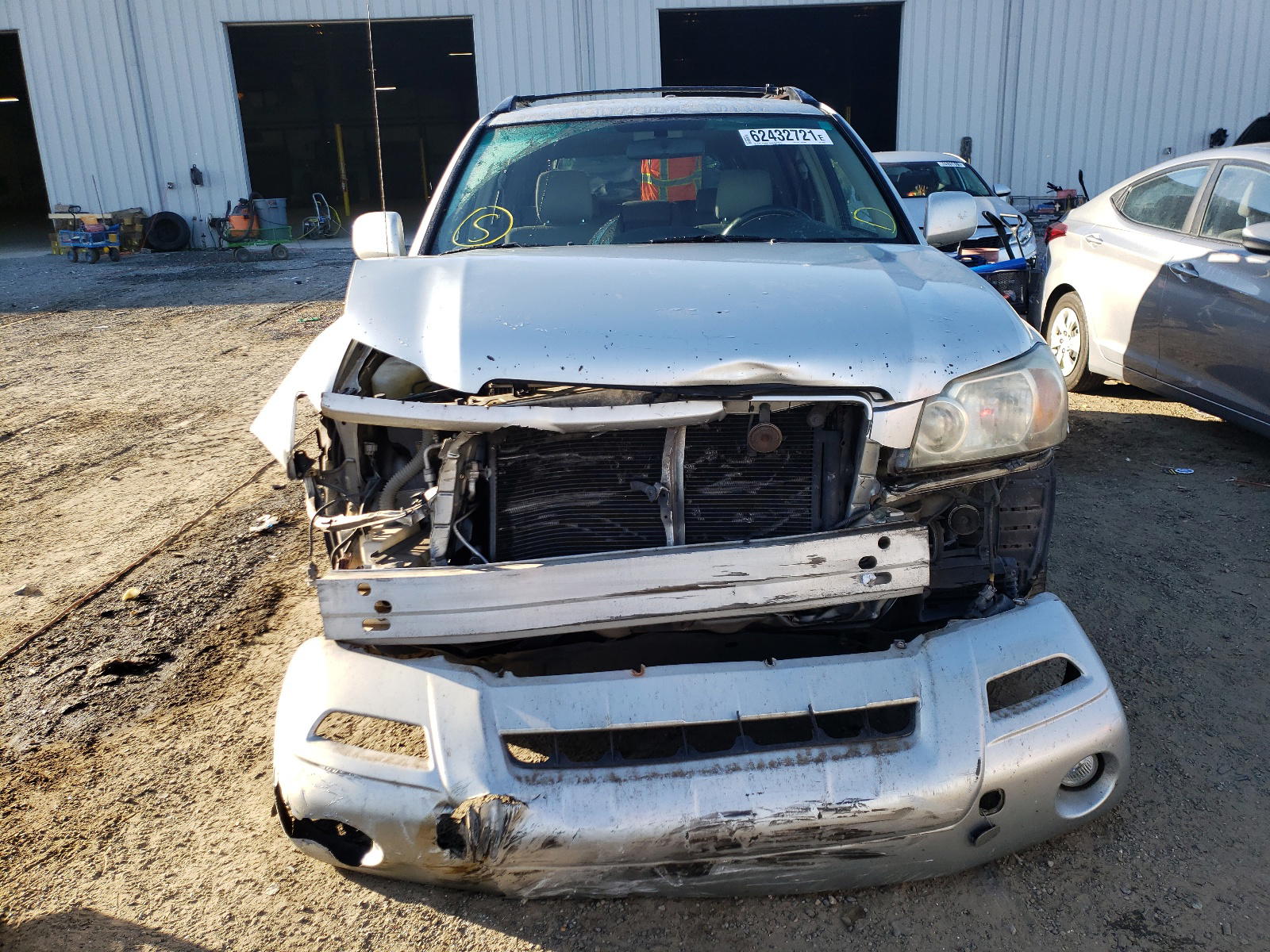 Photo 9 from auction – 2004 TOYOTA HIGHLANDER with VIN JTEDD21A940102066