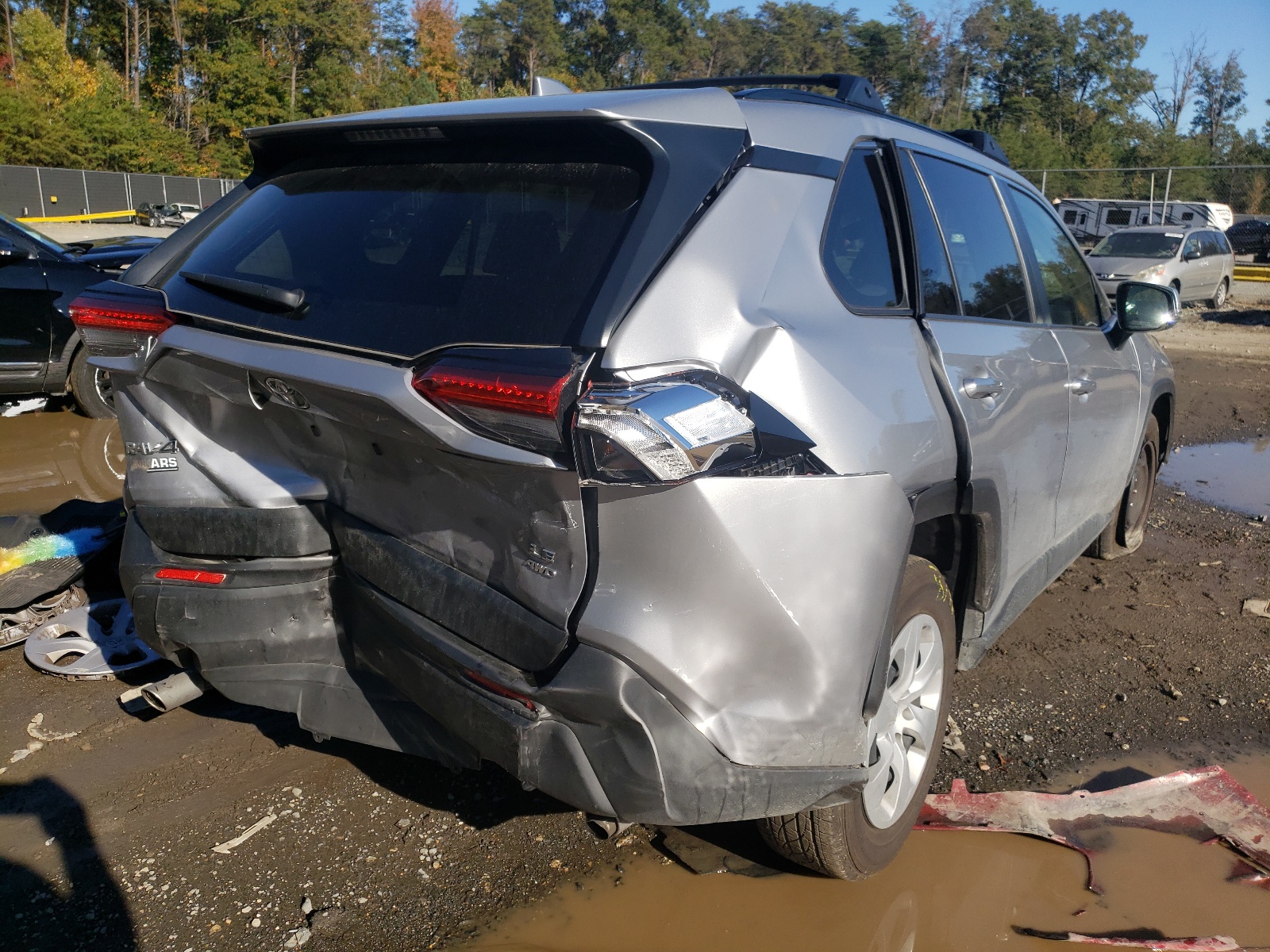 Photo 4 from auction – 2020 TOYOTA RAV4 LE with VIN JTMG1RFV9LD065056