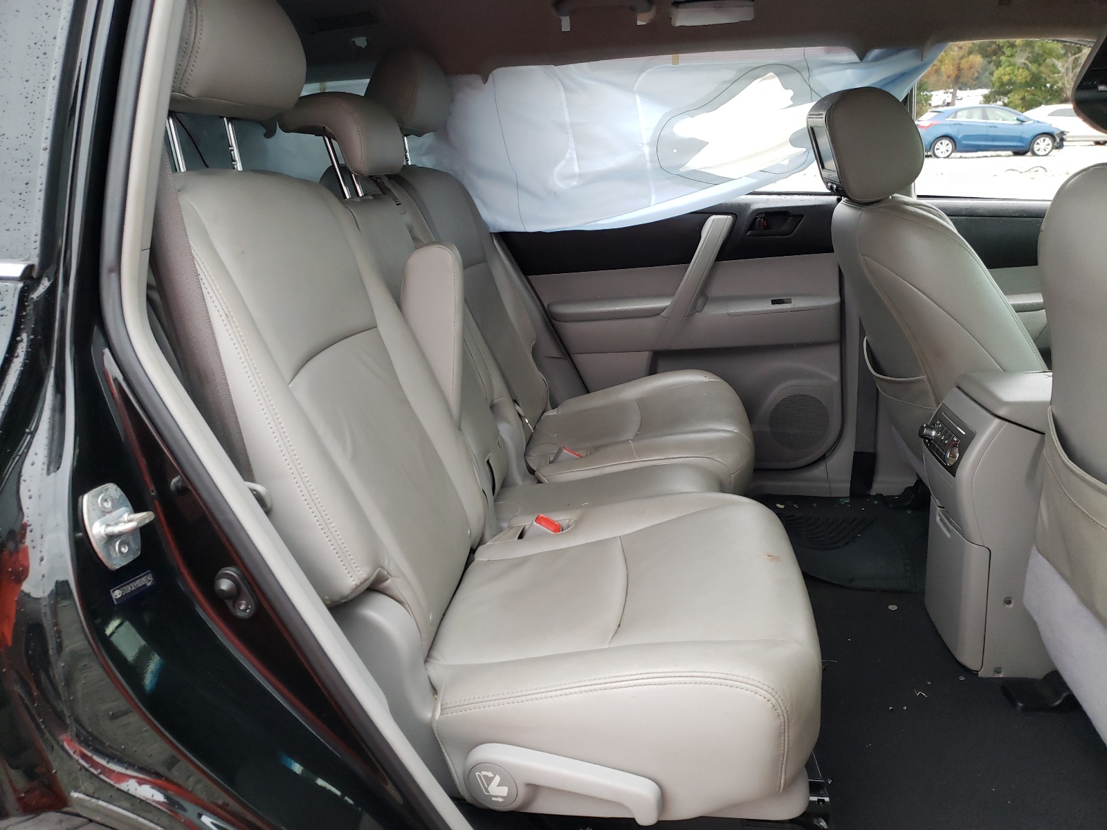 Photo 6 from auction – 2013 TOYOTA HIGHLANDER with VIN 5TDZK3EH1DS092742