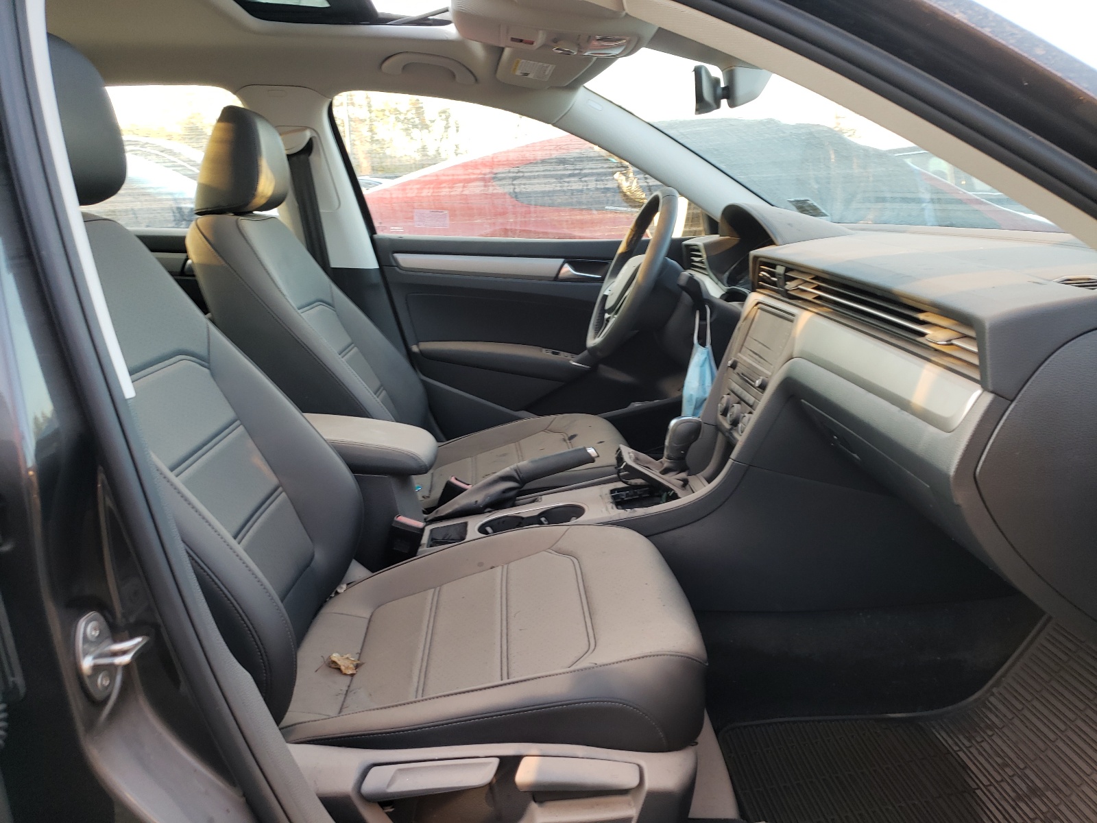 Photo 5 from auction – 2021 VOLKSWAGEN PASSAT SE with VIN 1VWSA7A39MC007666