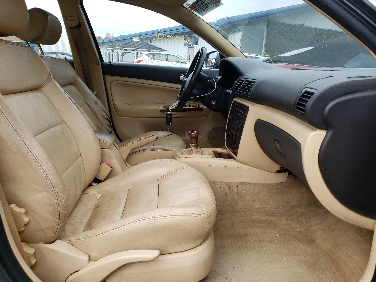 Photo 5 from auction – 2001 VOLKSWAGEN PASSAT GLS with VIN WVWVH63B81E236480