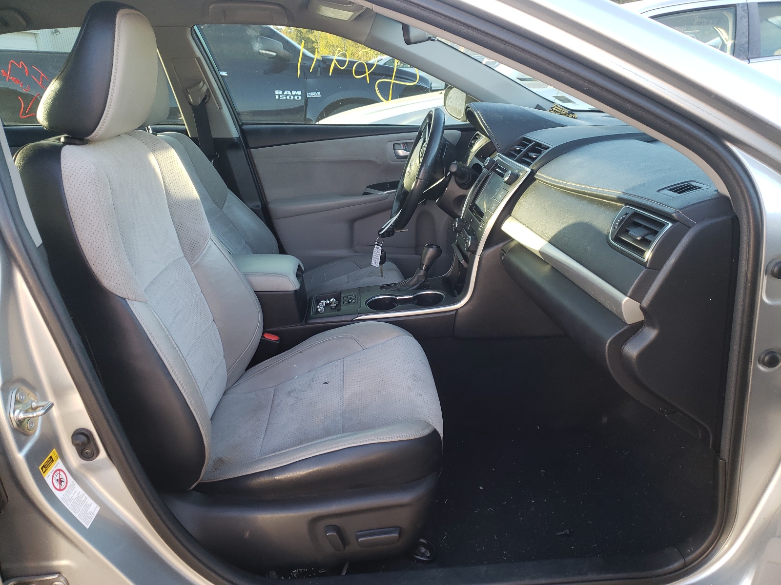 Photo 5 from auction – 2017 TOYOTA CAMRY LE with VIN 4T1BF1FK5HU372732
