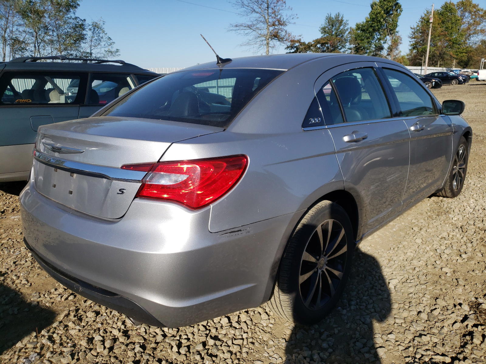 Photo 4 from auction – 2014 CHRYSLER 200 LIMITE with VIN 1C3CCBCG2EN156435