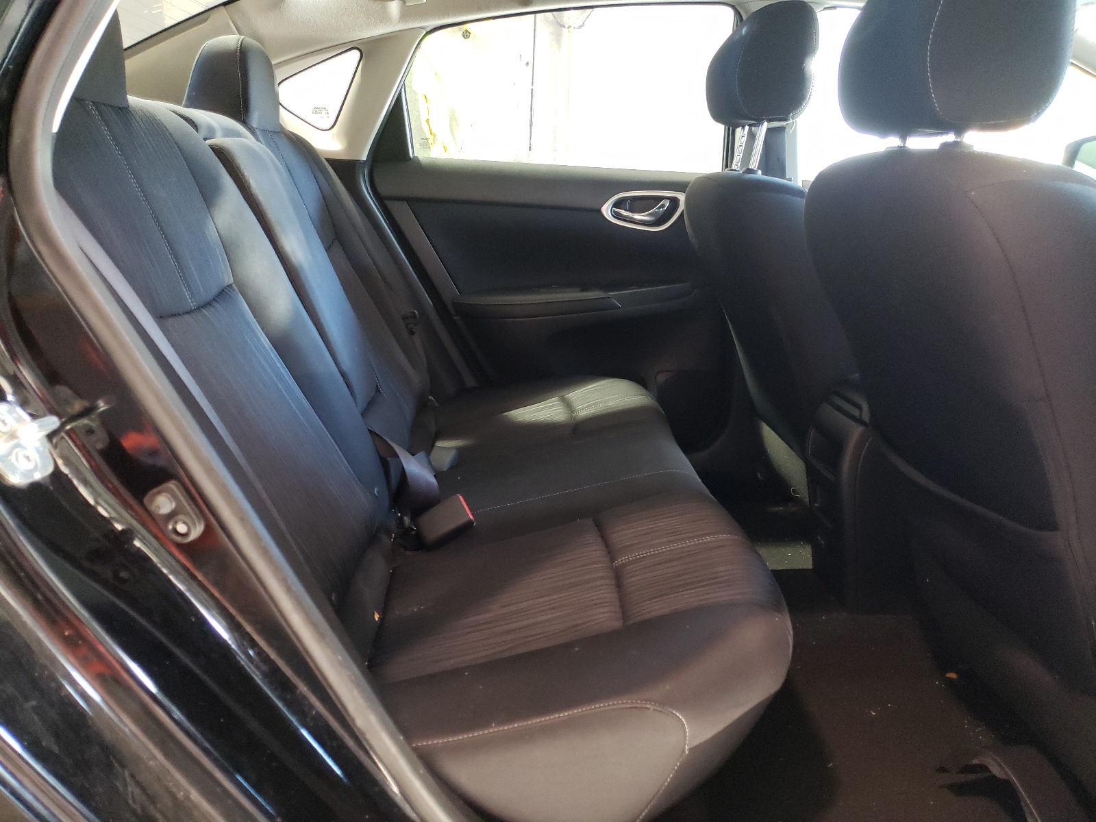 Photo 6 from auction – 2017 NISSAN SENTRA S with VIN 3N1AB7AP6HY399830