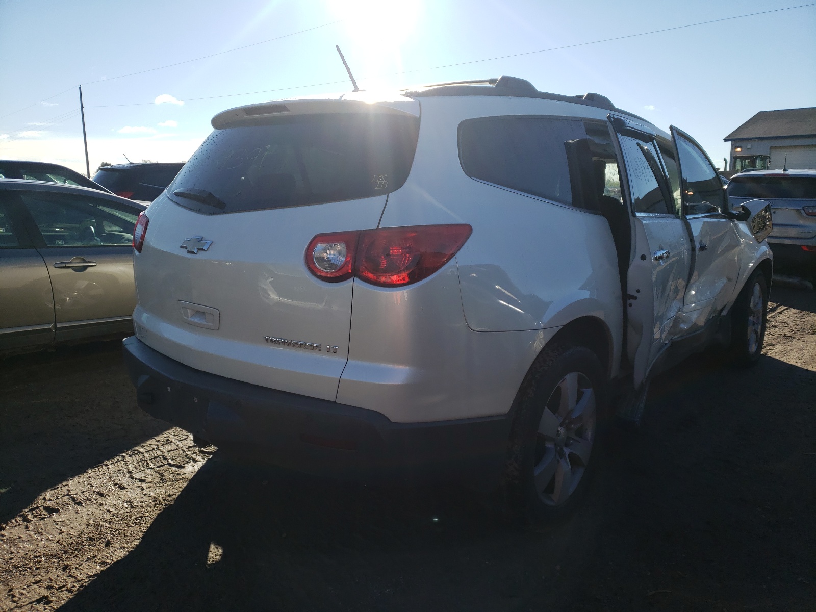 Photo 4 from auction – 2012 CHEVROLET TRAVERSE L with VIN 1GNKRGEDXCJ185795