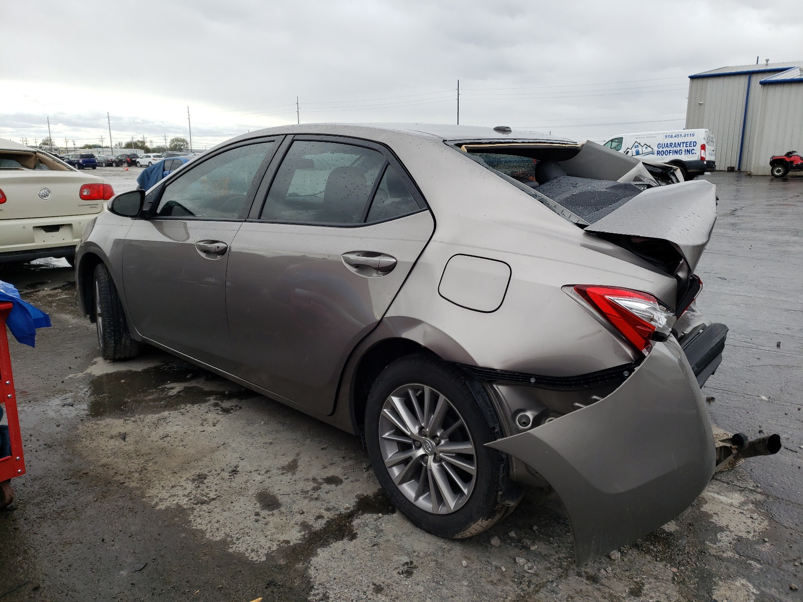 Zdjęcie 3 z aukcji – 2015 TOYOTA COROLLA L z VIN 5YFBURHE5FP317093