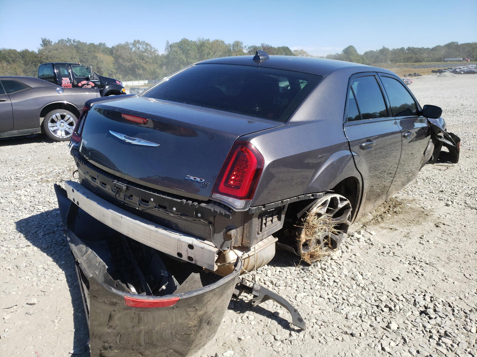 Photo 4 from auction – 2019 CHRYSLER 300 S with VIN 2C3CCABG6KH697777