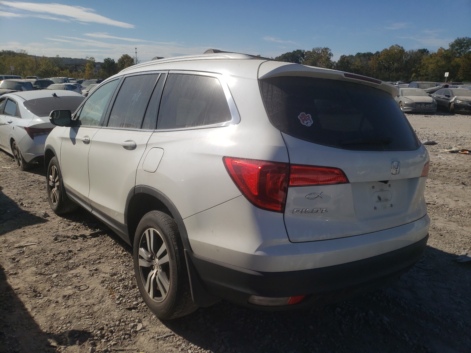 Photo 3 from auction – 2017 HONDA PILOT EXL with VIN 5FNYF5H54HB004743