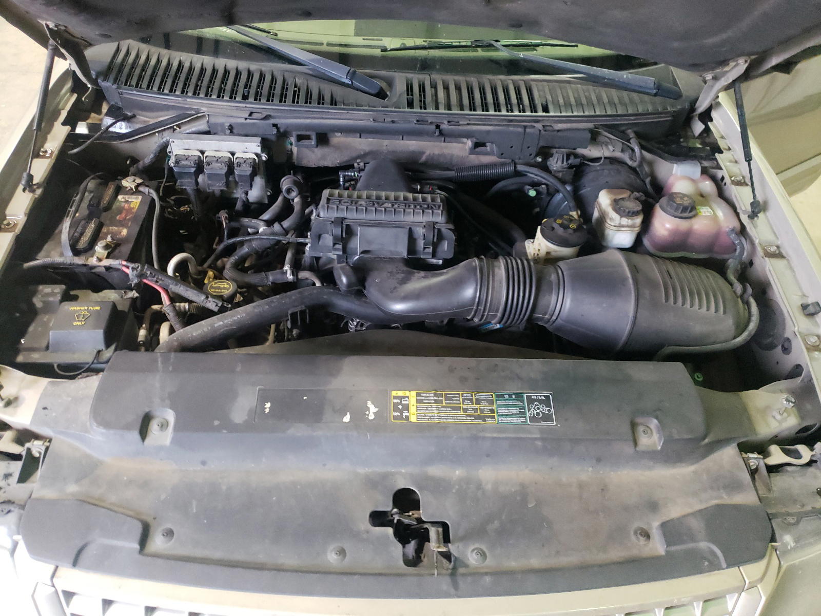 Photo 11 from auction – 2005 FORD EXPEDITION with VIN 1FMPU19545LA03119
