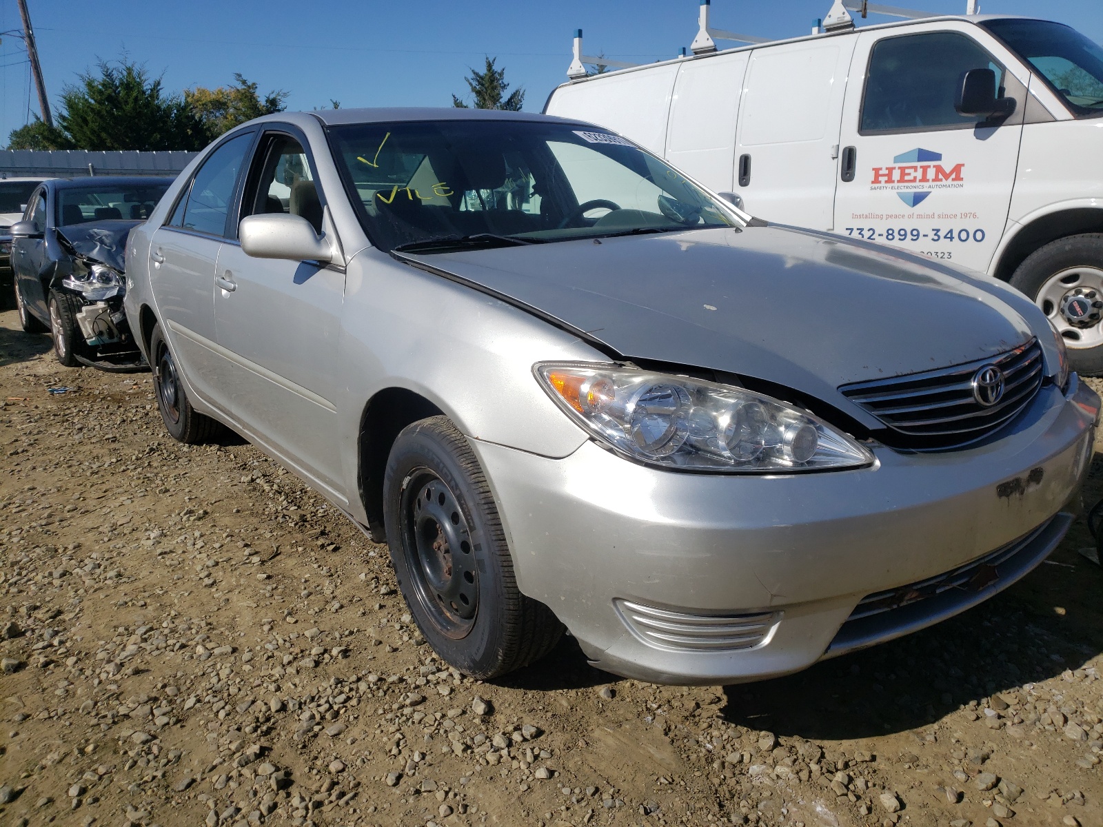 TOYOTA CAMRY LE 2005 with VIN 4T1BE32K65U102800 - Photo from auction