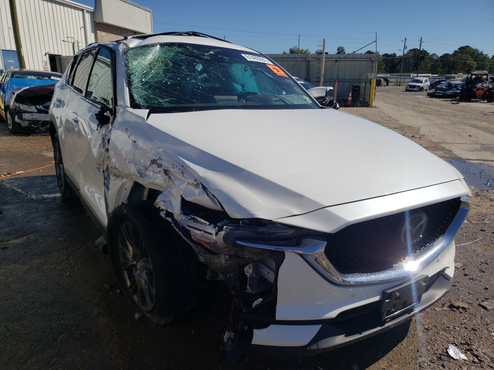 Photo 1 from auction – 2019 MAZDA CX-5 SIGNA with VIN JM3KFBEY1K0637068