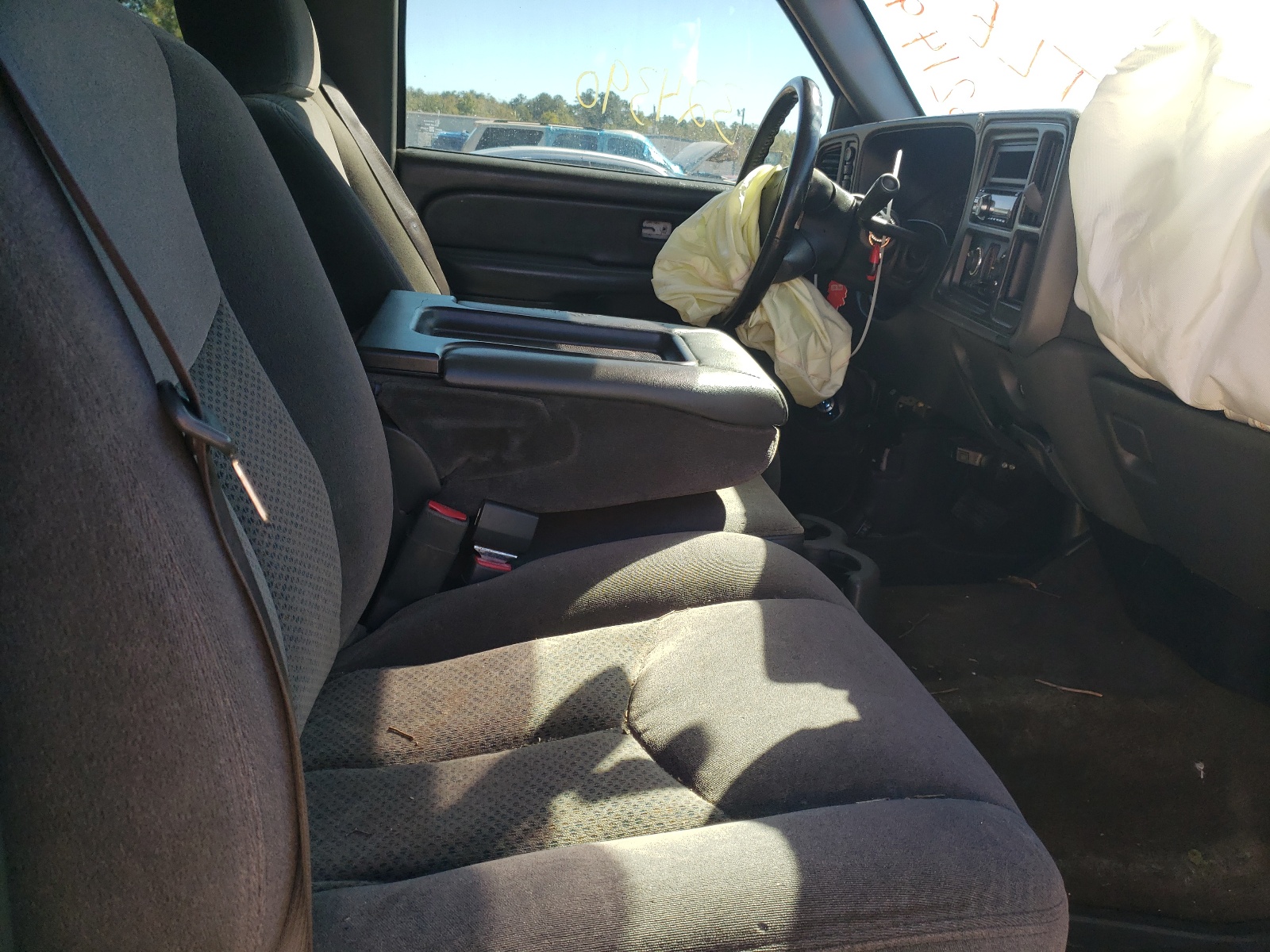 Photo 5 from auction – 2006 CHEVROLET SILVERADO with VIN 2GCEK13T261142357