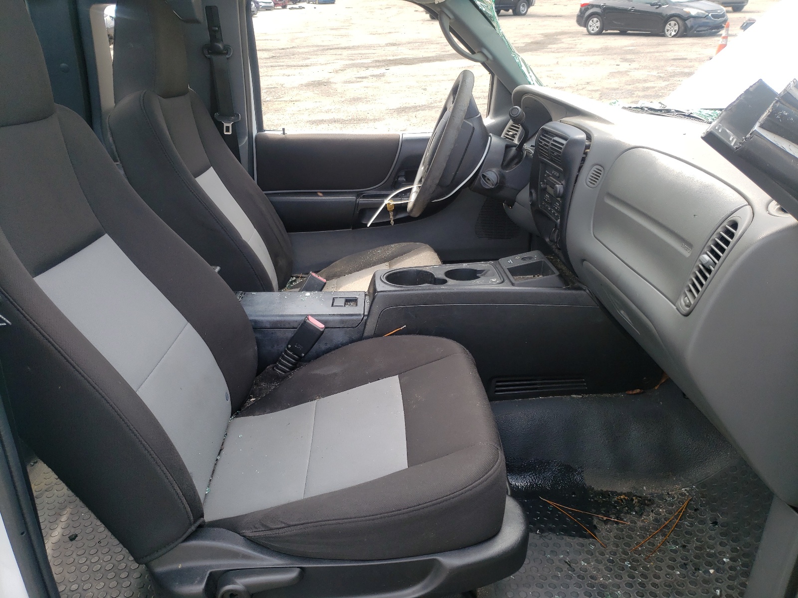 Photo 5 from auction – 2005 FORD RANGER SUP with VIN 1FTYR44U05PA28909