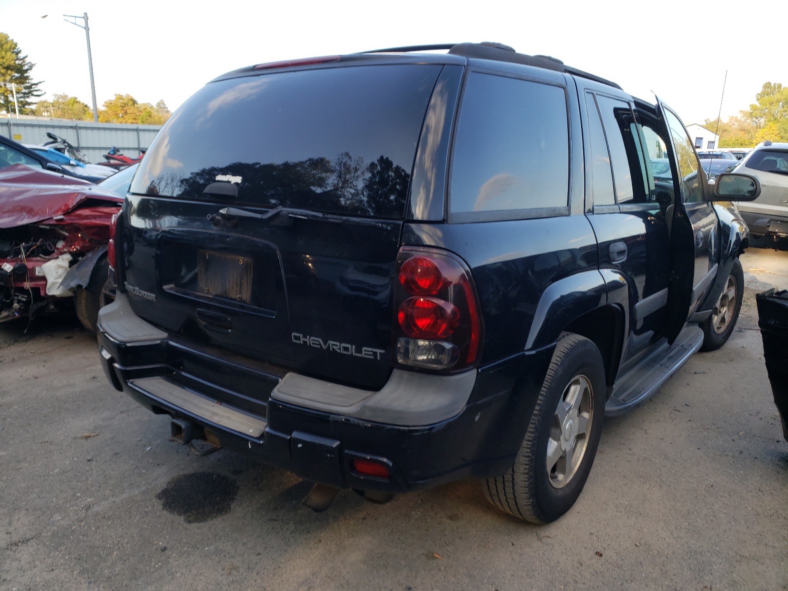 Photo 4 from auction – 2004 CHEVROLET TRAILBLAZE with VIN 1GNDT13S042385069