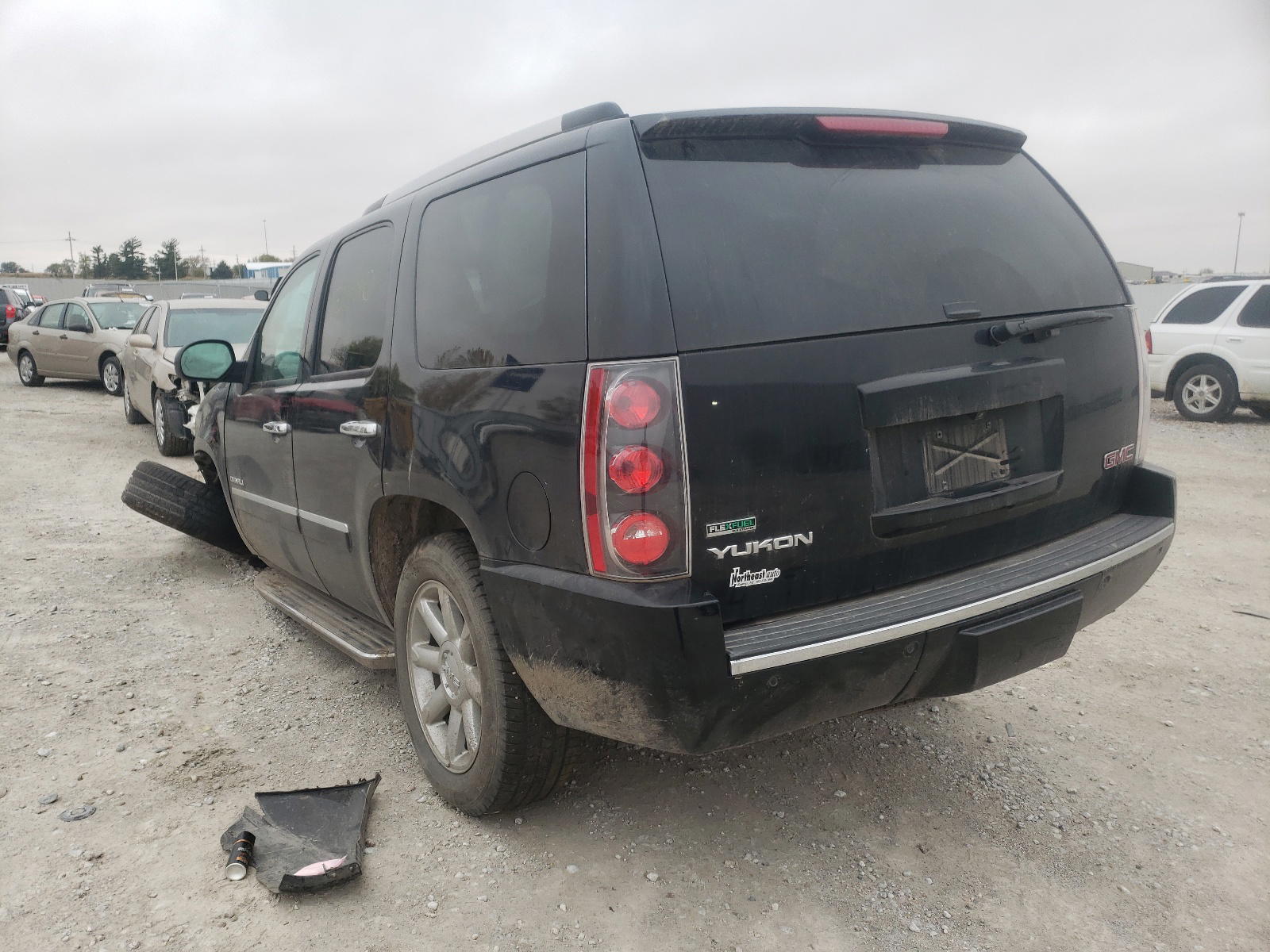 Photo 3 from auction – 2011 GMC YUKON DENA with VIN 1GKS2EEF2BR214634