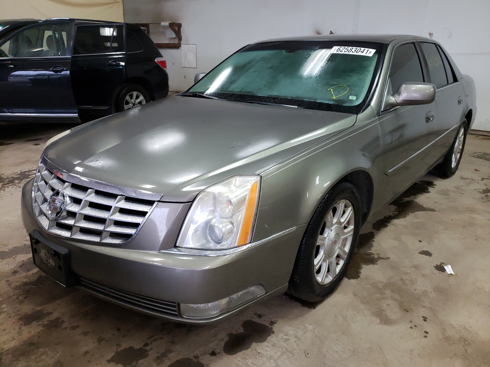 Photo 2 from auction – 2010 CADILLAC DTS with VIN 1G6KA5EY1AU119335