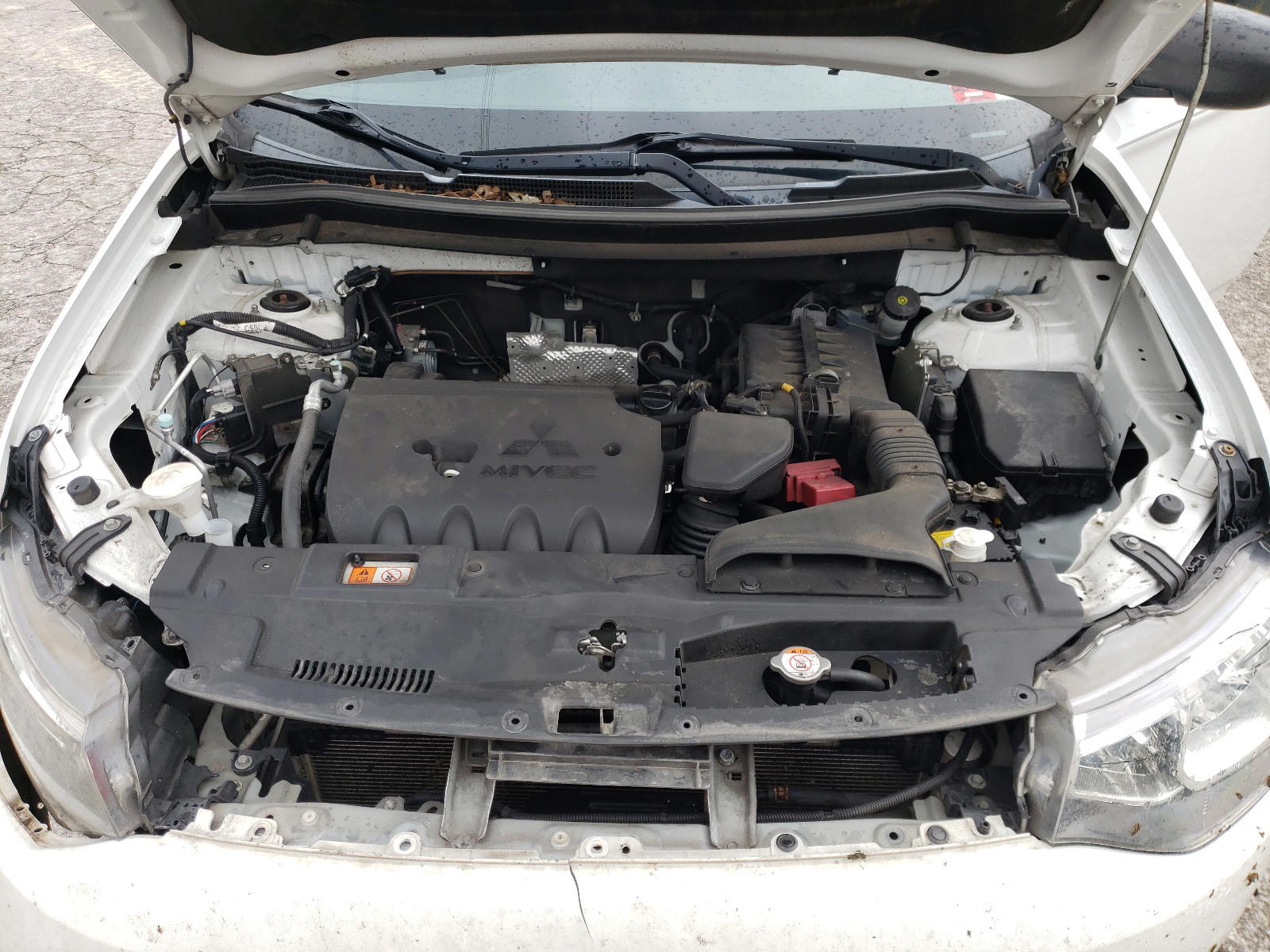 Photo 7 from auction – 2014 MITSUBISHI OUTLANDER with VIN JA4AD2A34EZ000710