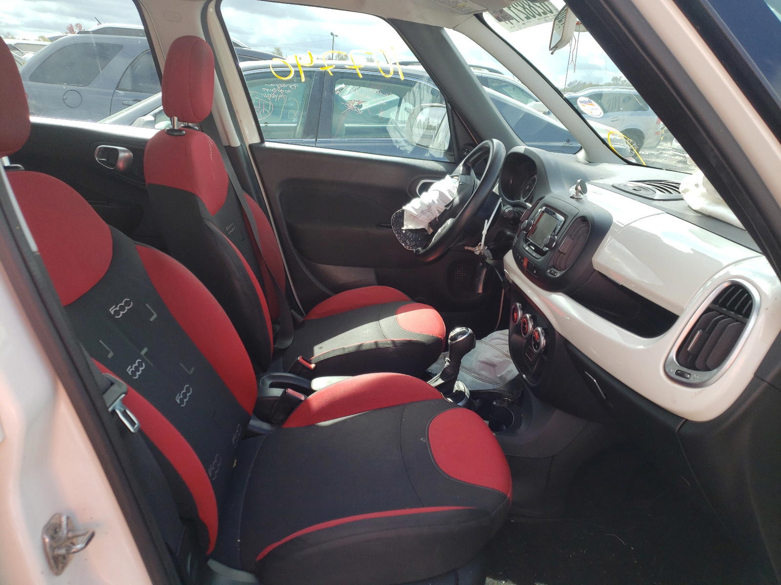 Photo 5 from auction – 2015 FIAT 500L POP with VIN ZFBCFAAHXFZ035660