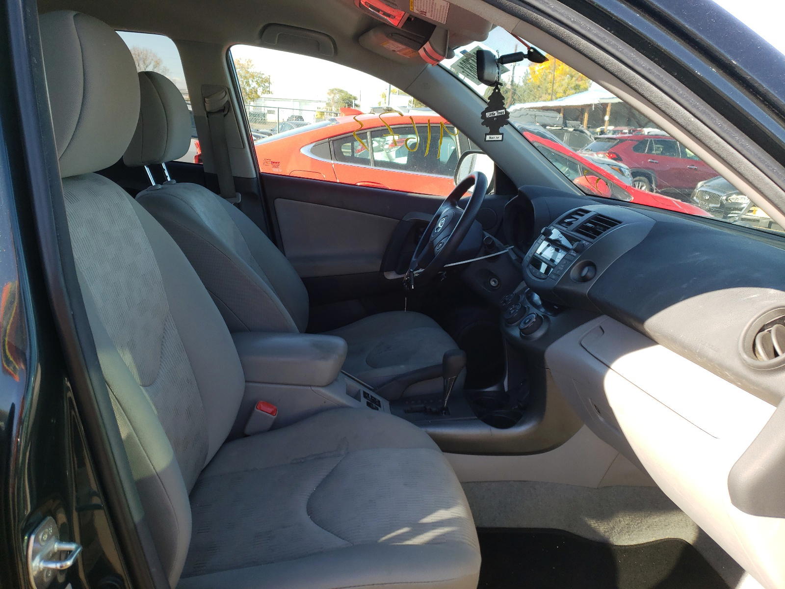 Photo 5 from auction – 2011 TOYOTA RAV4 with VIN 2T3BF4DV1BW138374