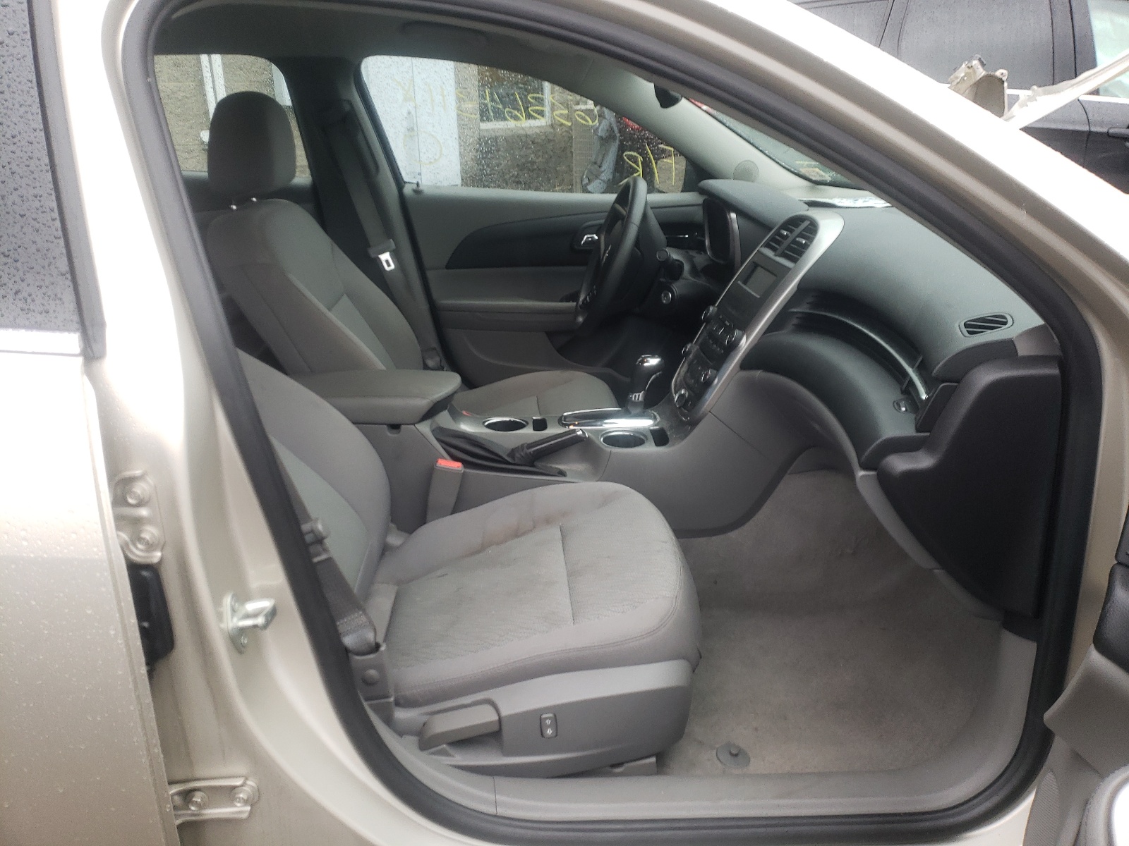 Photo 5 from auction – 2015 CHEVROLET MALIBU LS with VIN 1G11A5SL8FF123341