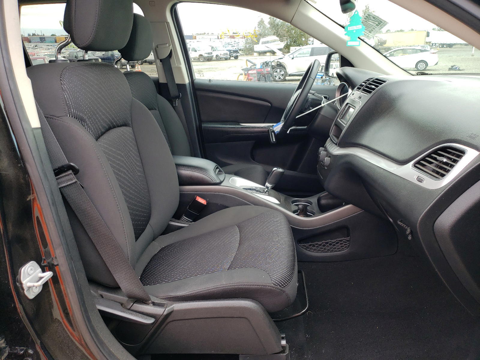 Photo 5 from auction – 2018 DODGE JOURNEY SE with VIN 3C4PDCAB9JT529617