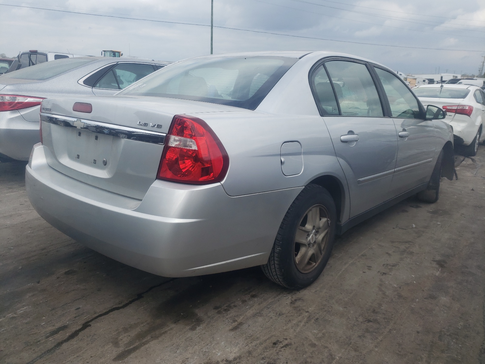 Photo 4 from auction – 2004 CHEVROLET MALIBU LS with VIN 1G1ZT52874F123014