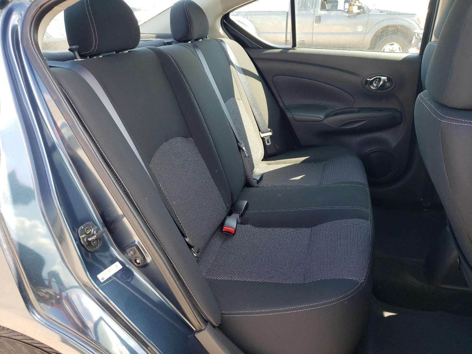 Photo 6 from auction – 2017 NISSAN VERSA S with VIN 3N1CN7AP1HL906906