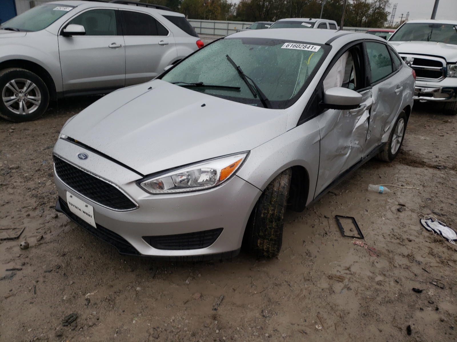 Photo 2 from auction – 2018 FORD FOCUS SE with VIN 1FADP3F26JL235385