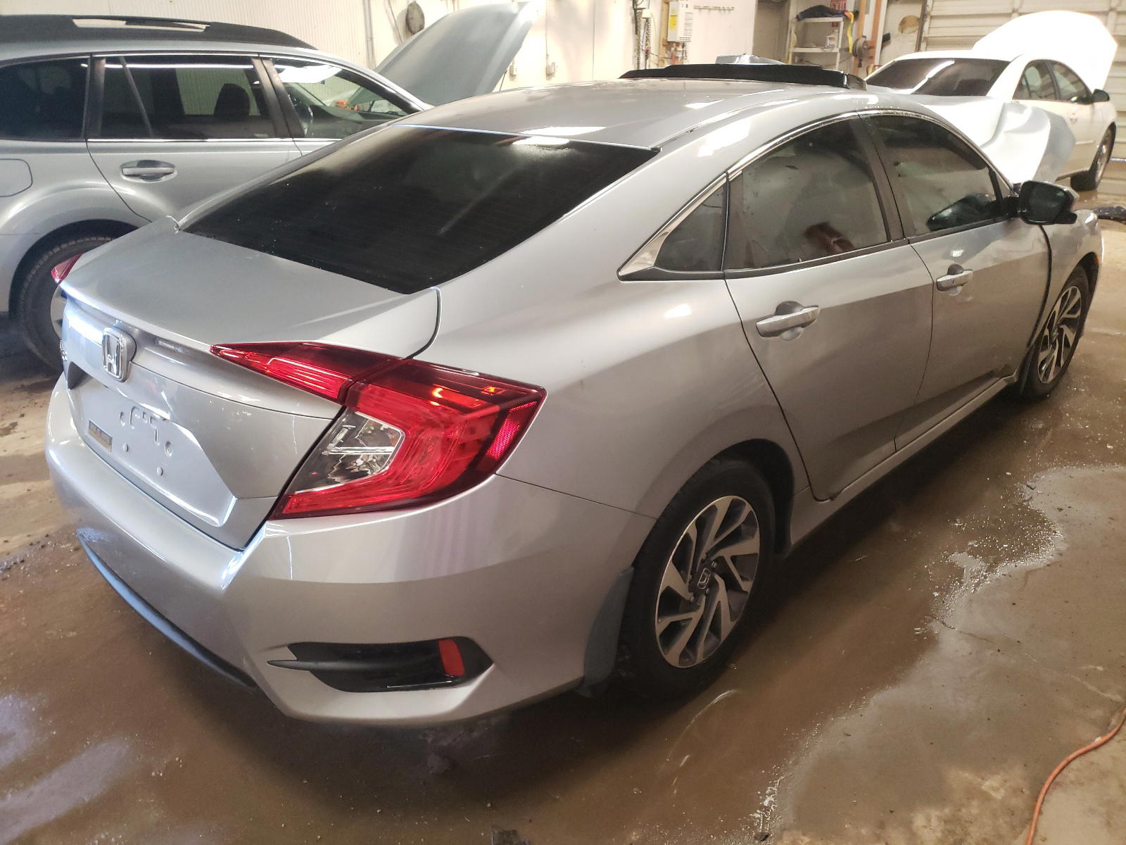 Photo 4 from auction – 2016 HONDA CIVIC EX with VIN 2HGFC2F73GH507905