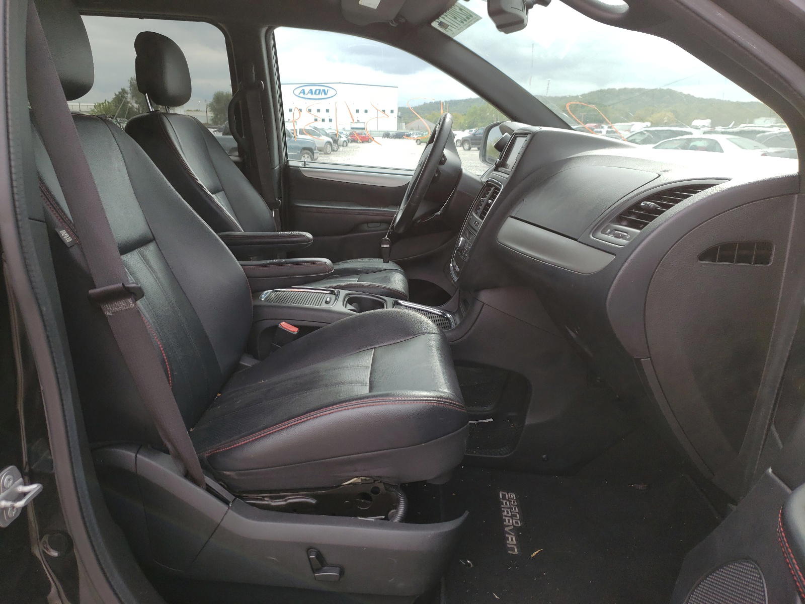 Photo 5 from auction – 2017 DODGE GRAND CARA with VIN 2C4RDGEG1HR698419
