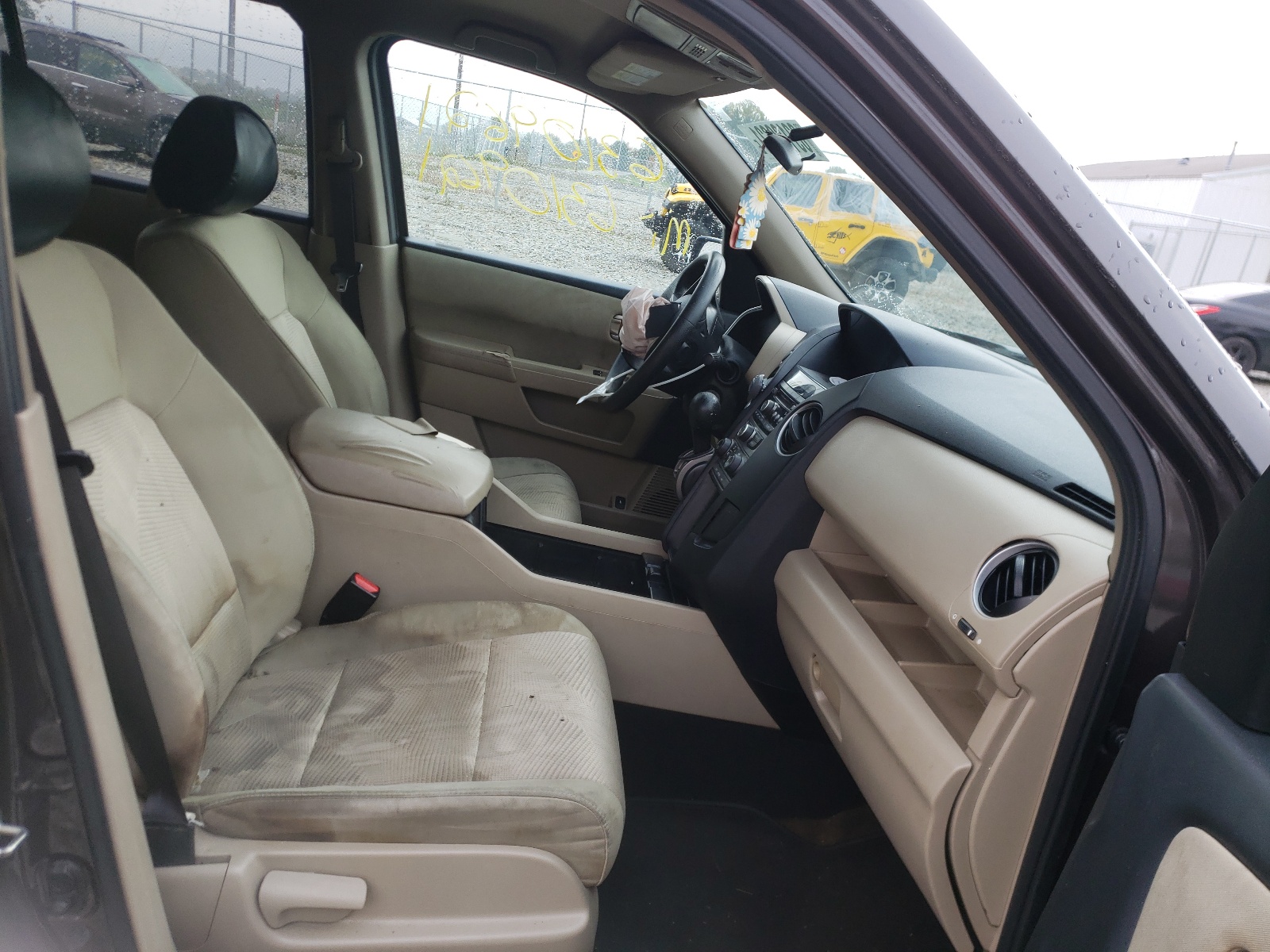 Photo 5 from auction – 2013 HONDA PILOT LX with VIN 5FNYF3H26DB041930