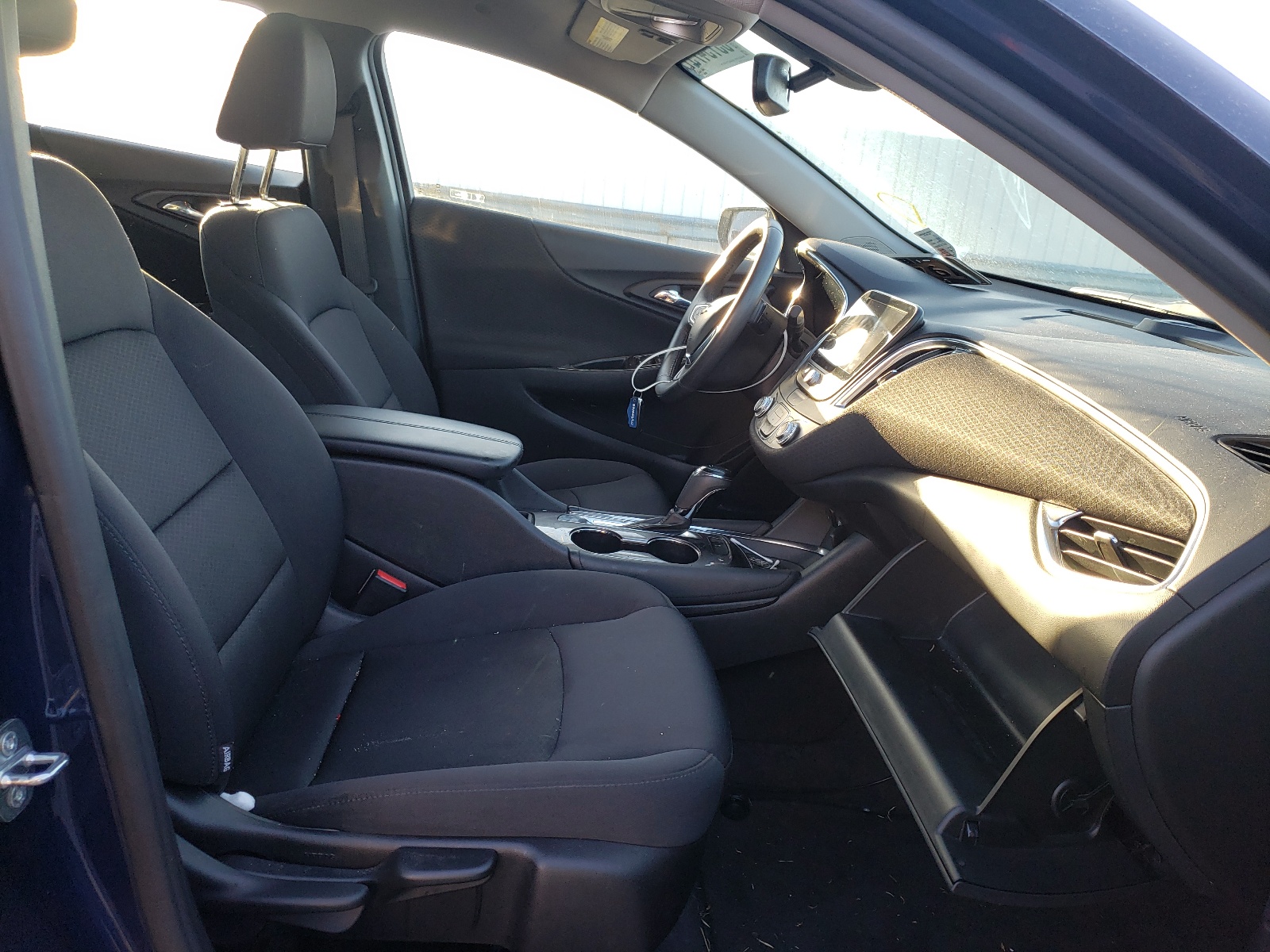 Photo 5 from auction – 2016 CHEVROLET MALIBU LT with VIN 1G1ZE5ST2GF353319