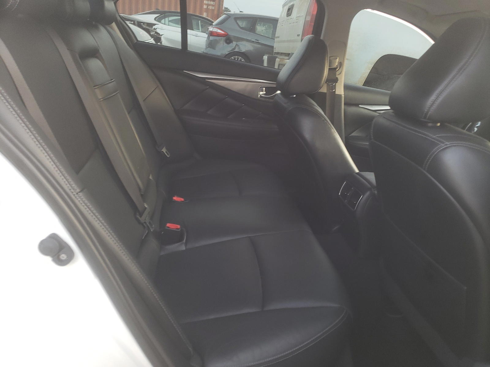 Photo 6 from auction – 2015 INFINITI Q50 BASE with VIN JN1BV7AP1FM353592