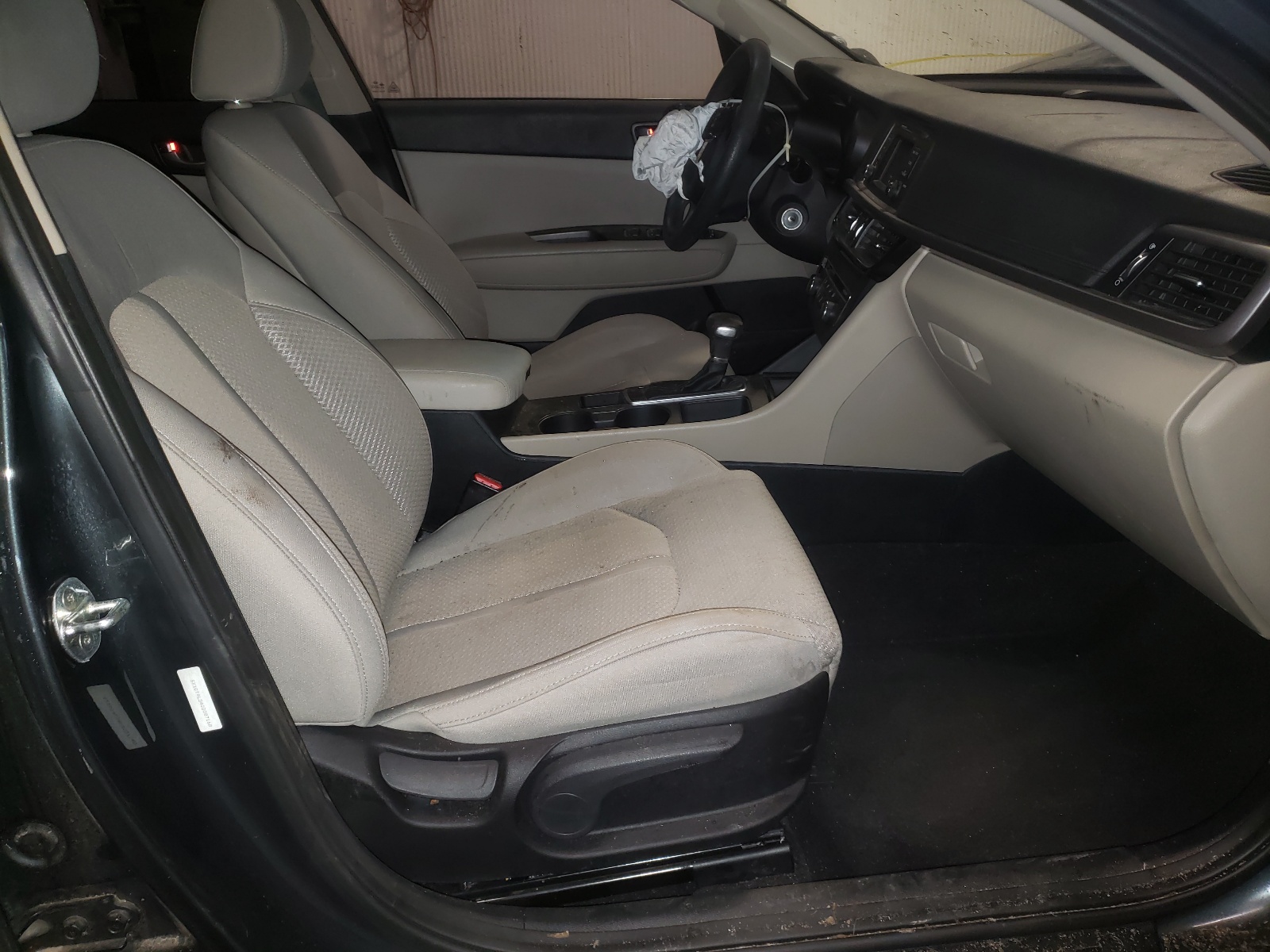 Photo 5 from auction – 2016 KIA OPTIMA LX with VIN 5XXGT4L34GG087168