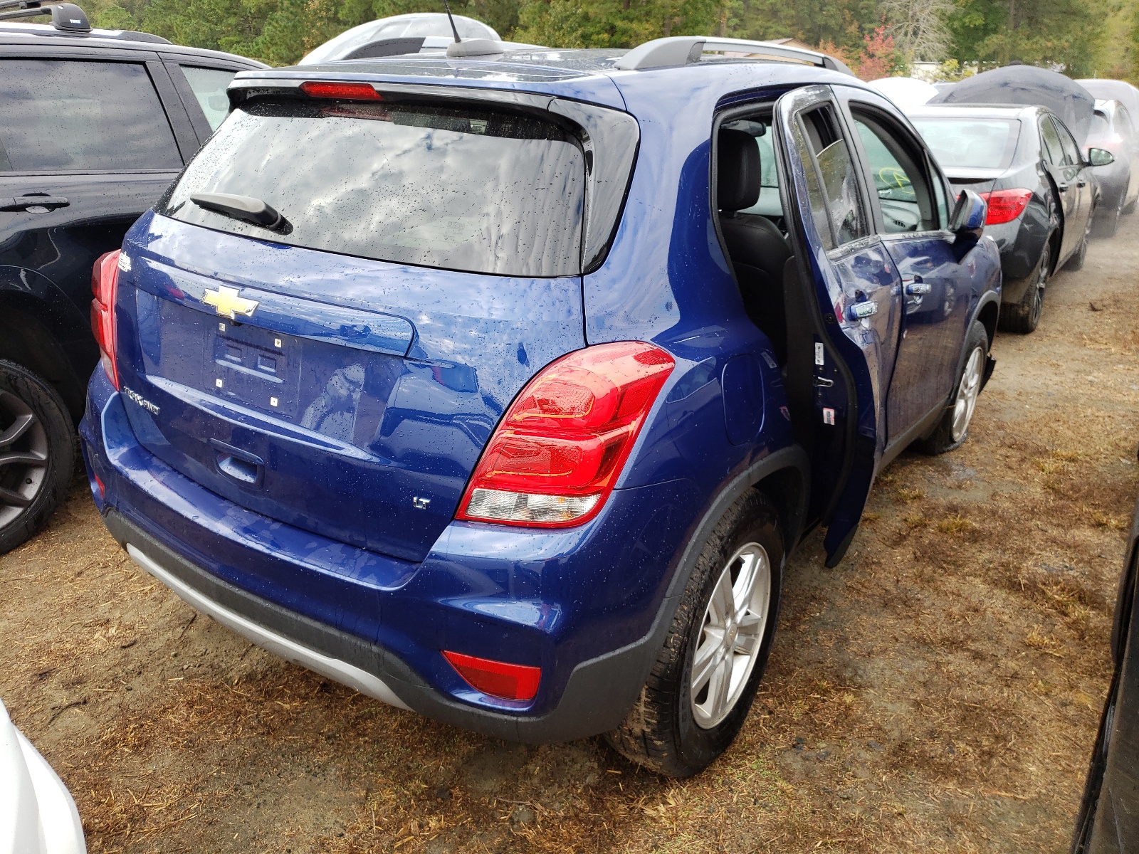 Photo 4 from auction – 2017 CHEVROLET TRAX 1LT with VIN 3GNCJPSB7HL186188