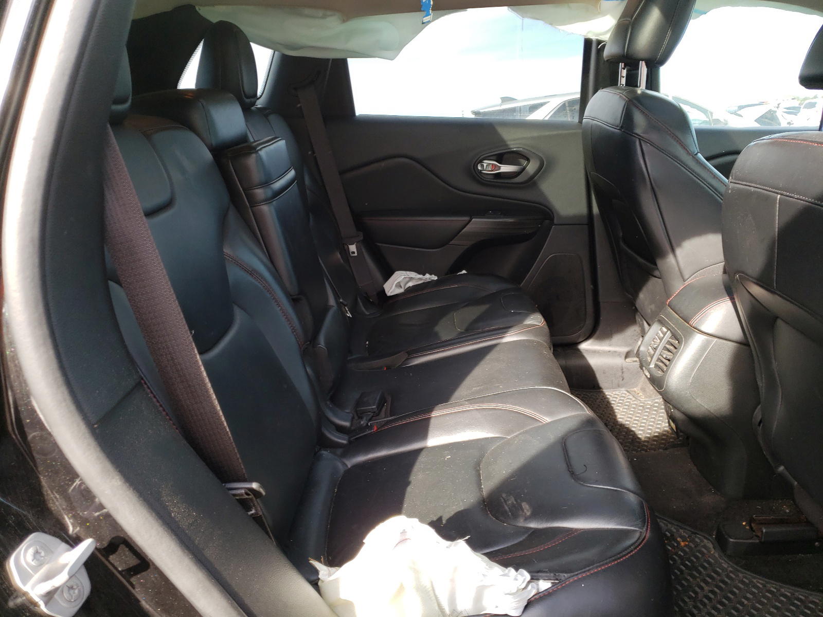 Photo 6 from auction – 2015 JEEP CHEROKEE T with VIN 1C4PJMBS0FW687990