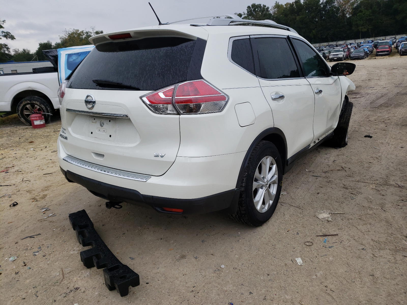 Photo 4 from auction – 2015 NISSAN ROGUE S with VIN 5N1AT2MT7FC767147