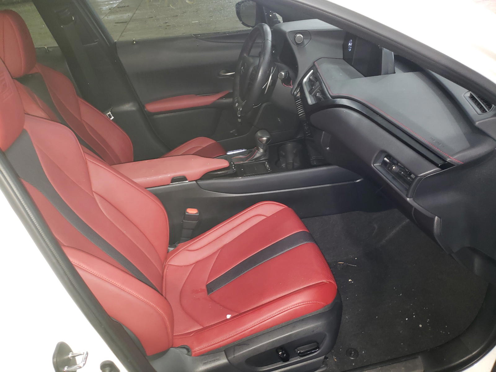 Photo 5 from auction – 2019 LEXUS UX 200 with VIN JTHY3JBH2K2003605