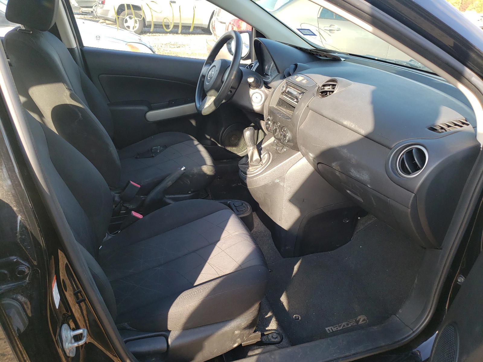 Photo 5 from auction – 2011 MAZDA MAZDA2 with VIN JM1DE1HY7B0125616